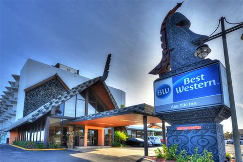 Best western aku tiki inn - 4/5 best western aku tiki inn 5/5 Show all photos Reasonable pricing for beachfront property with complimentary happy hour drinks. Spacious, remodeled rooms with a large pool, tiki bar, and ocean view. Convenient location near ...